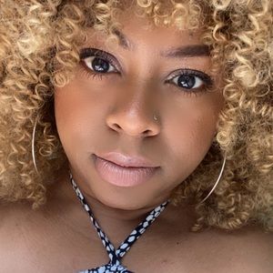 Meet your Posher, Sheena